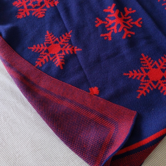 🆕🌿NORDSTROM HOLIDAY BLANKET🌿 - Picture 2 of 5